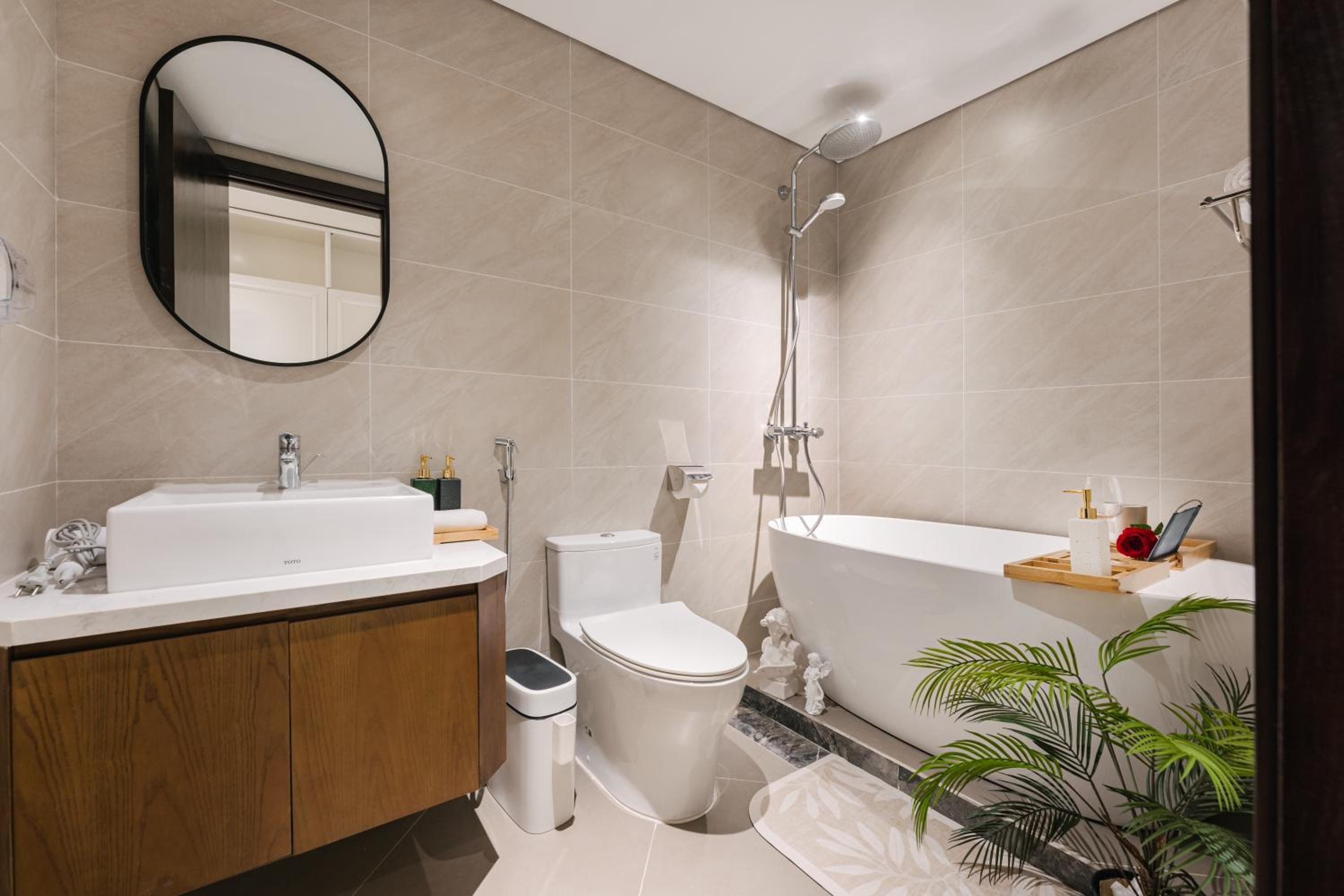 T Place Luxury Apartment Hoan Kiem Lake by SSens Homes