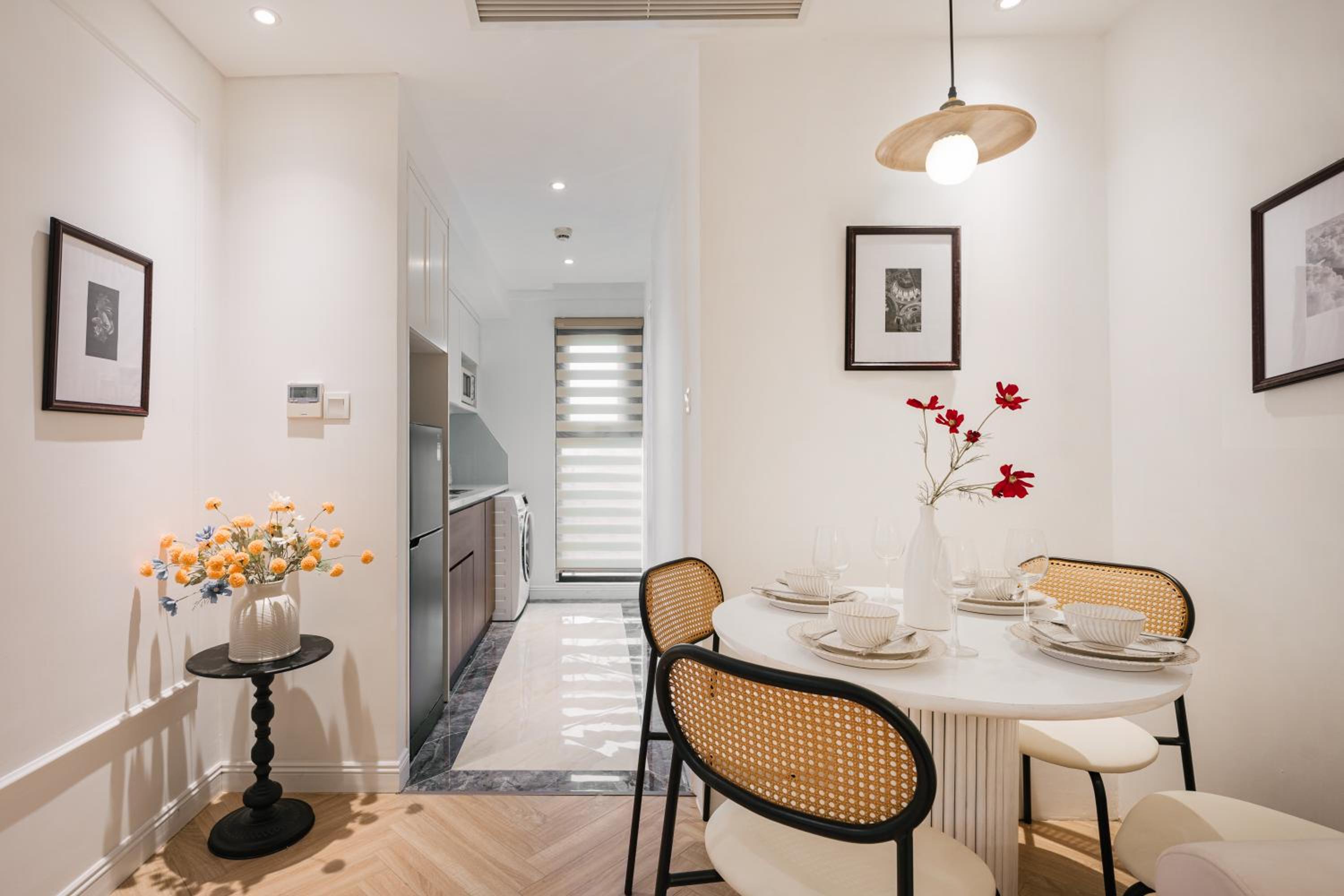 T Place Luxury Apartment Hoan Kiem Lake by SSens Homes