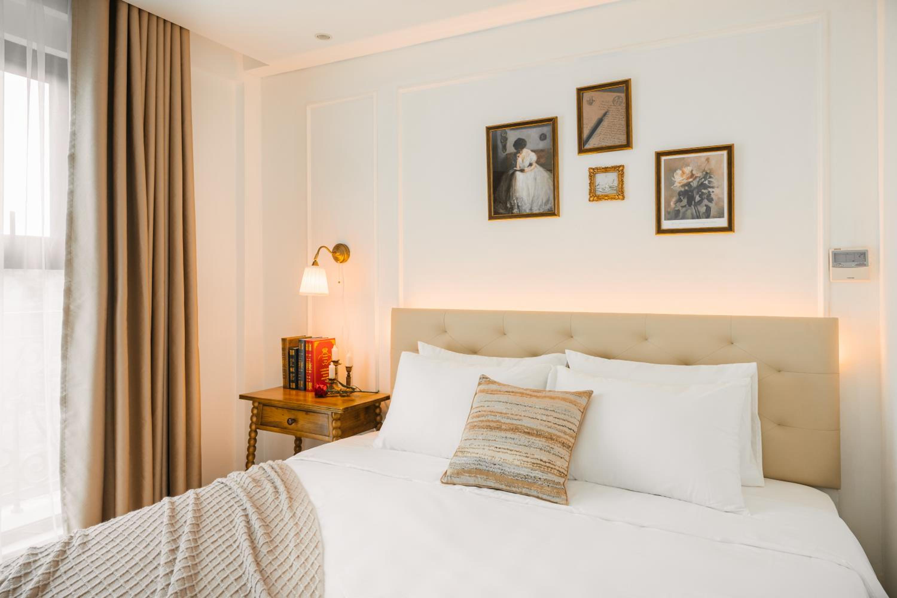 T Place Luxury Apartment Hoan Kiem Lake by SSens Homes
