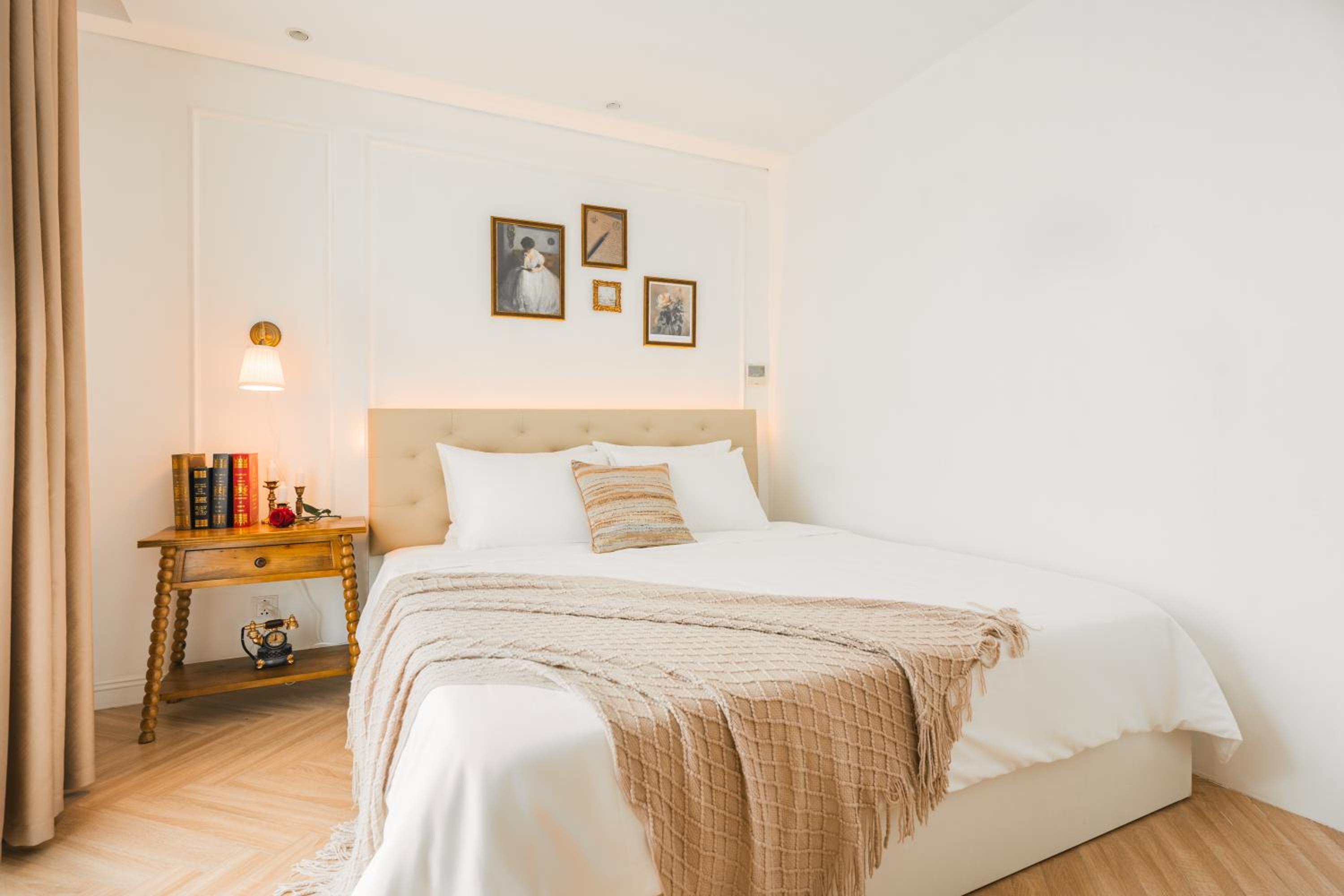 T Place Luxury Apartment Hoan Kiem Lake by SSens Homes