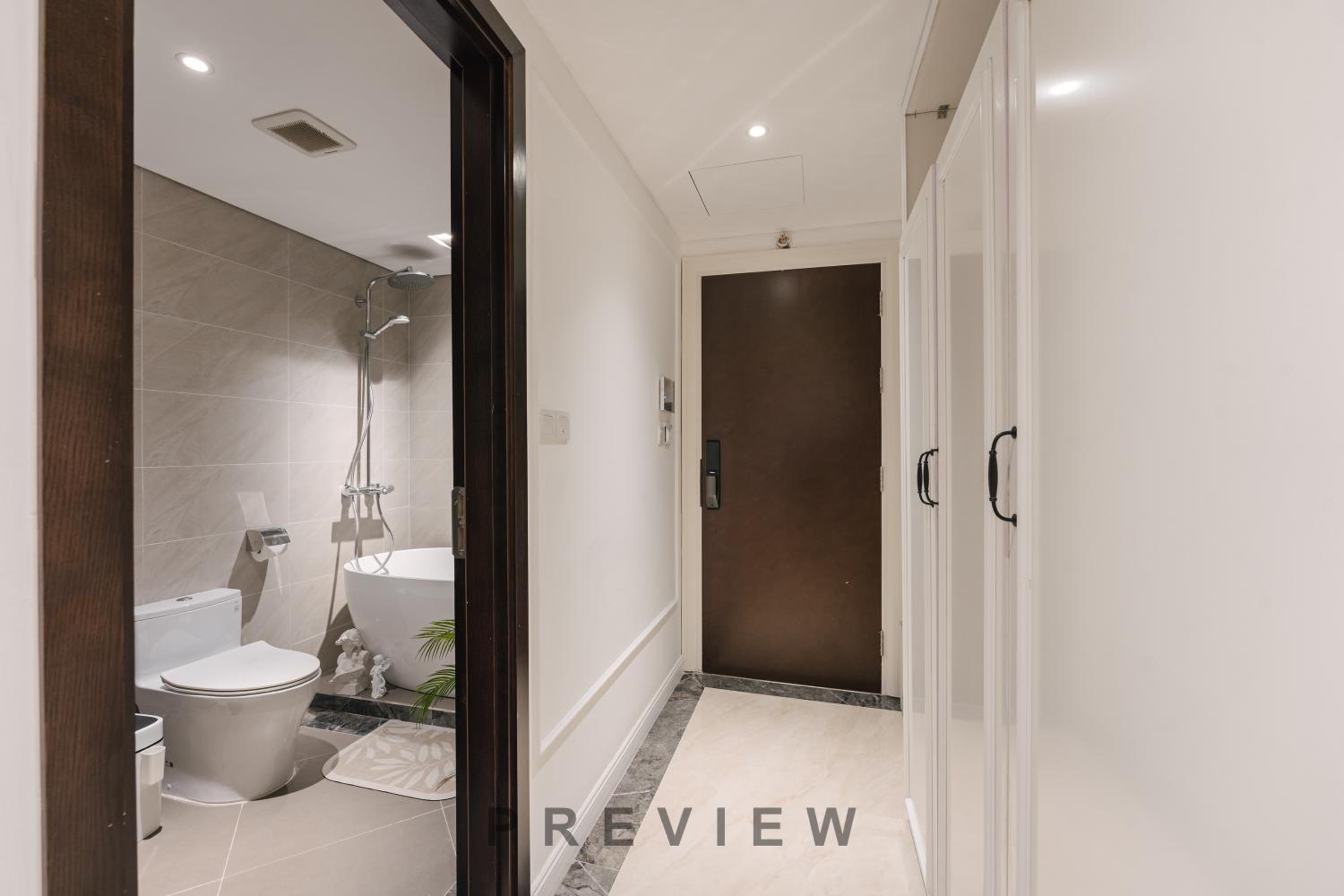 T Place Luxury Apartment Hoan Kiem Lake by SSens Homes