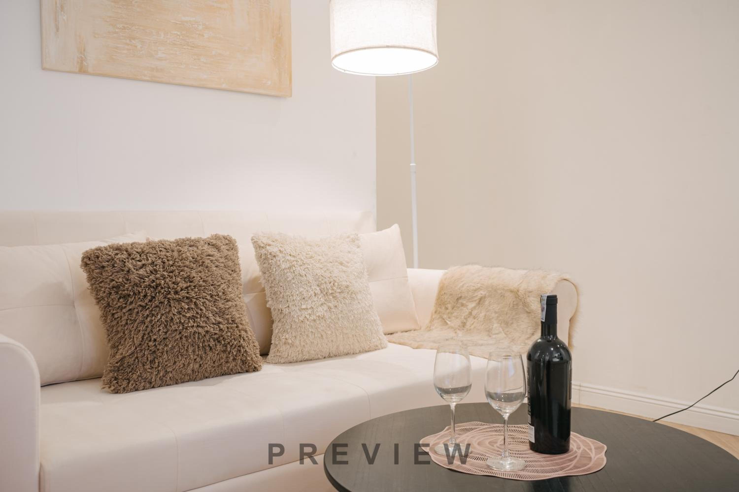 T Place Luxury Apartment Hoan Kiem Lake by SSens Homes