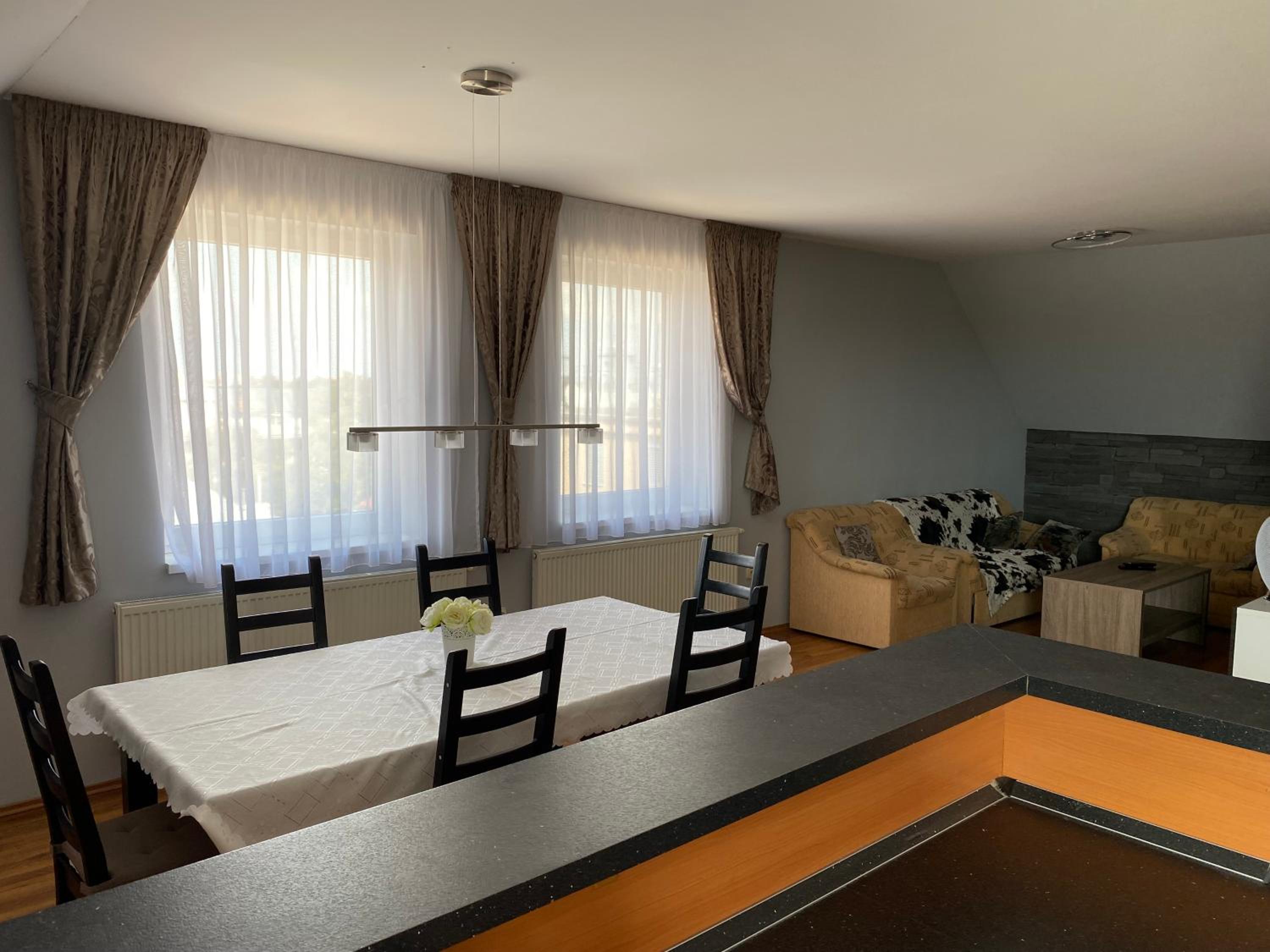 Spacious Apartment in Town Centre