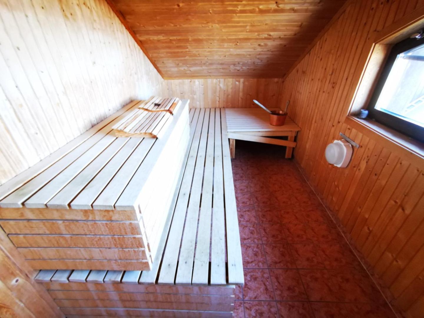Abisko Guesthouse & Activities