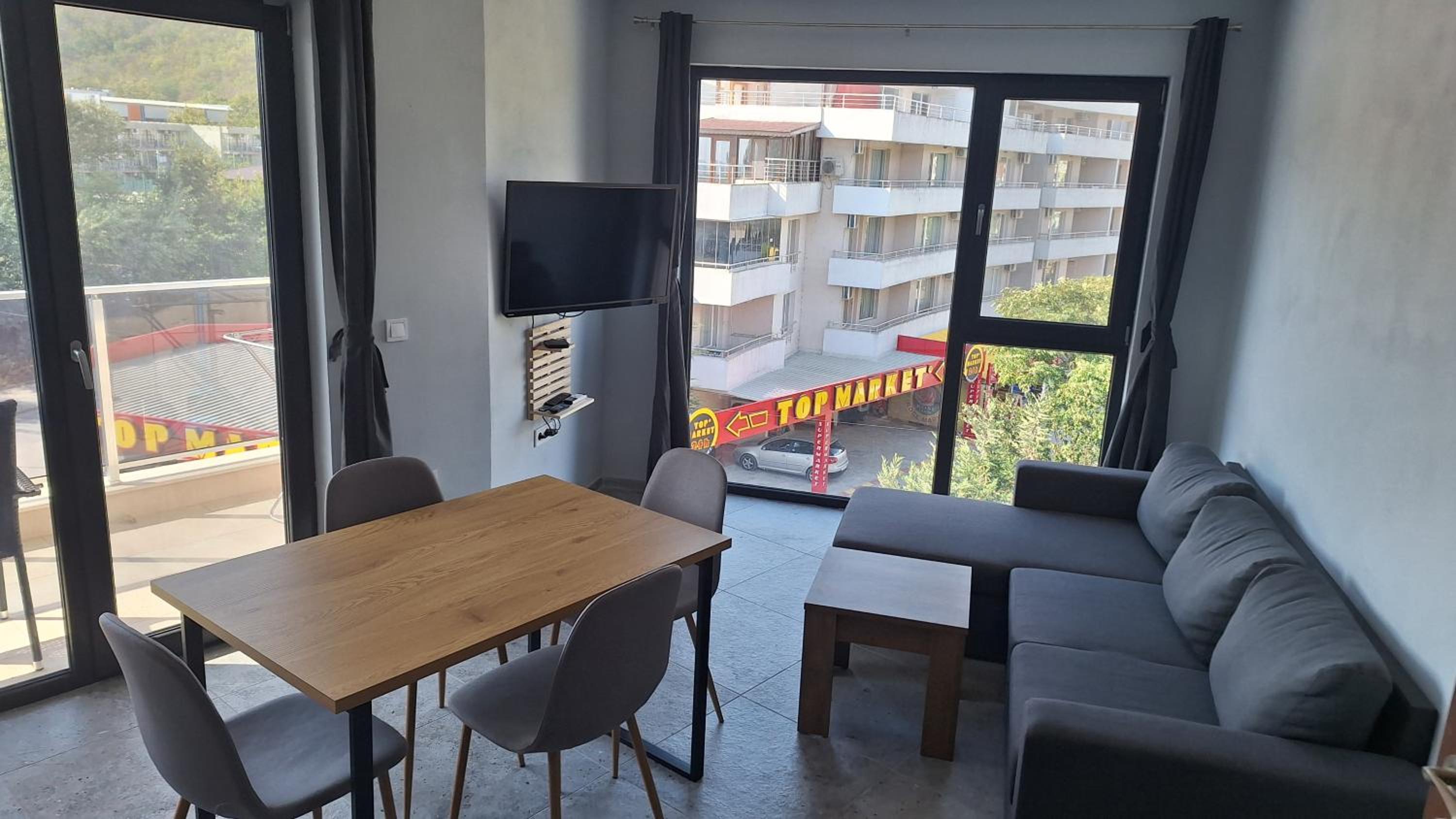 Beach apartments Ema