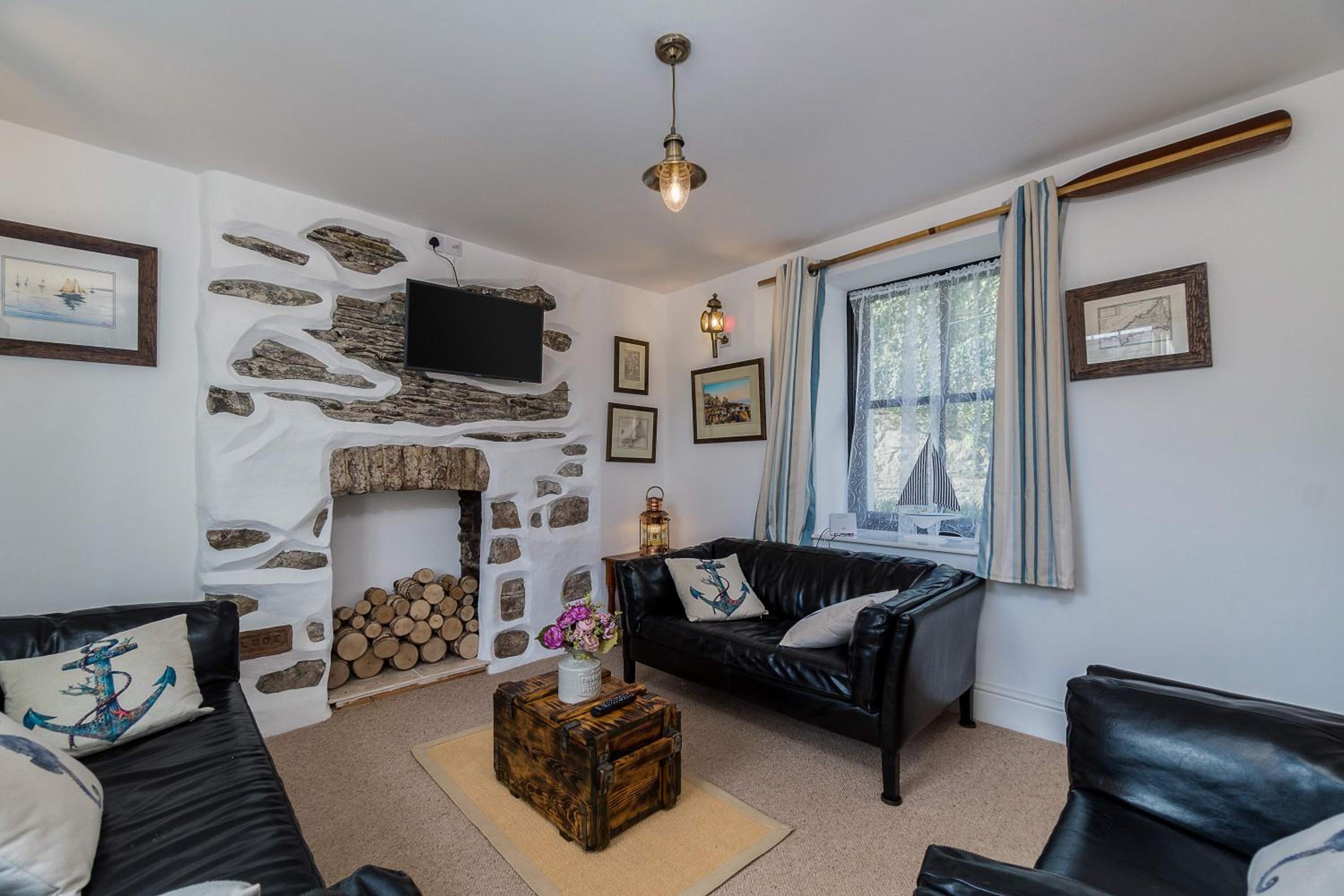 Jessamine: Restored fisherman's cottage close to Looe's harbour view 4