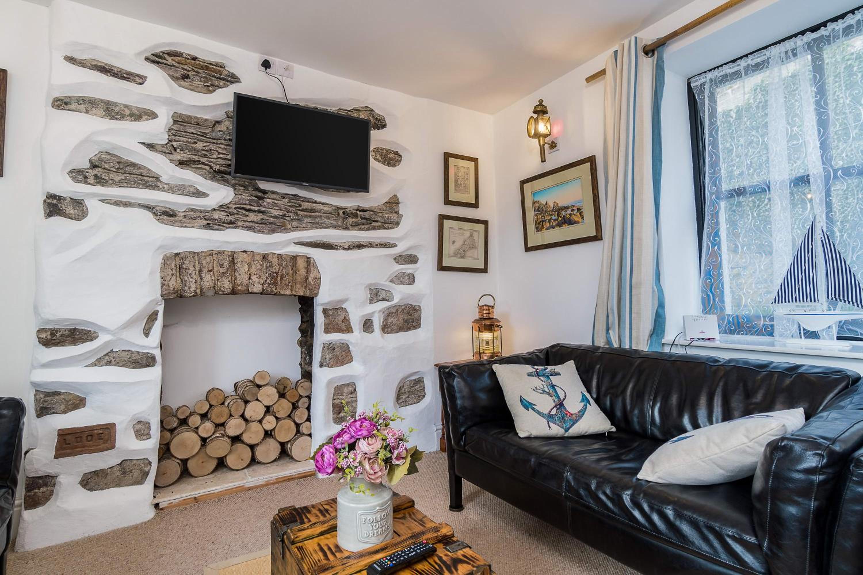 Jessamine: Restored fisherman's cottage close to Looe's harbour view 5