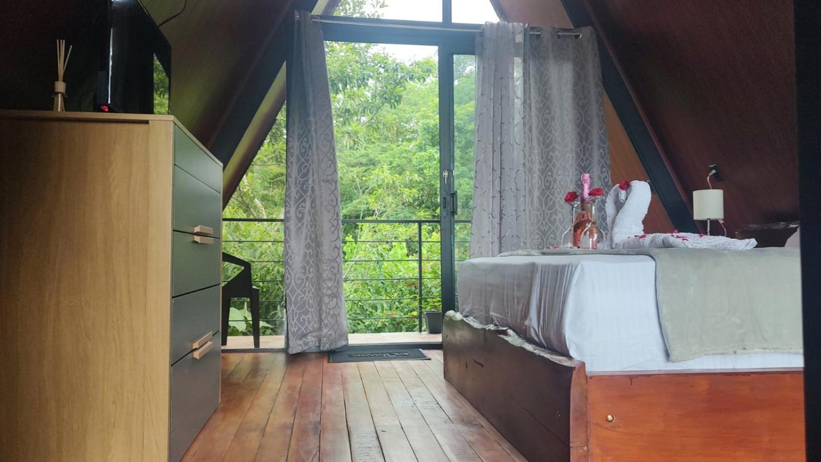 Yarumo Lodge, Río Celeste Black Chalets