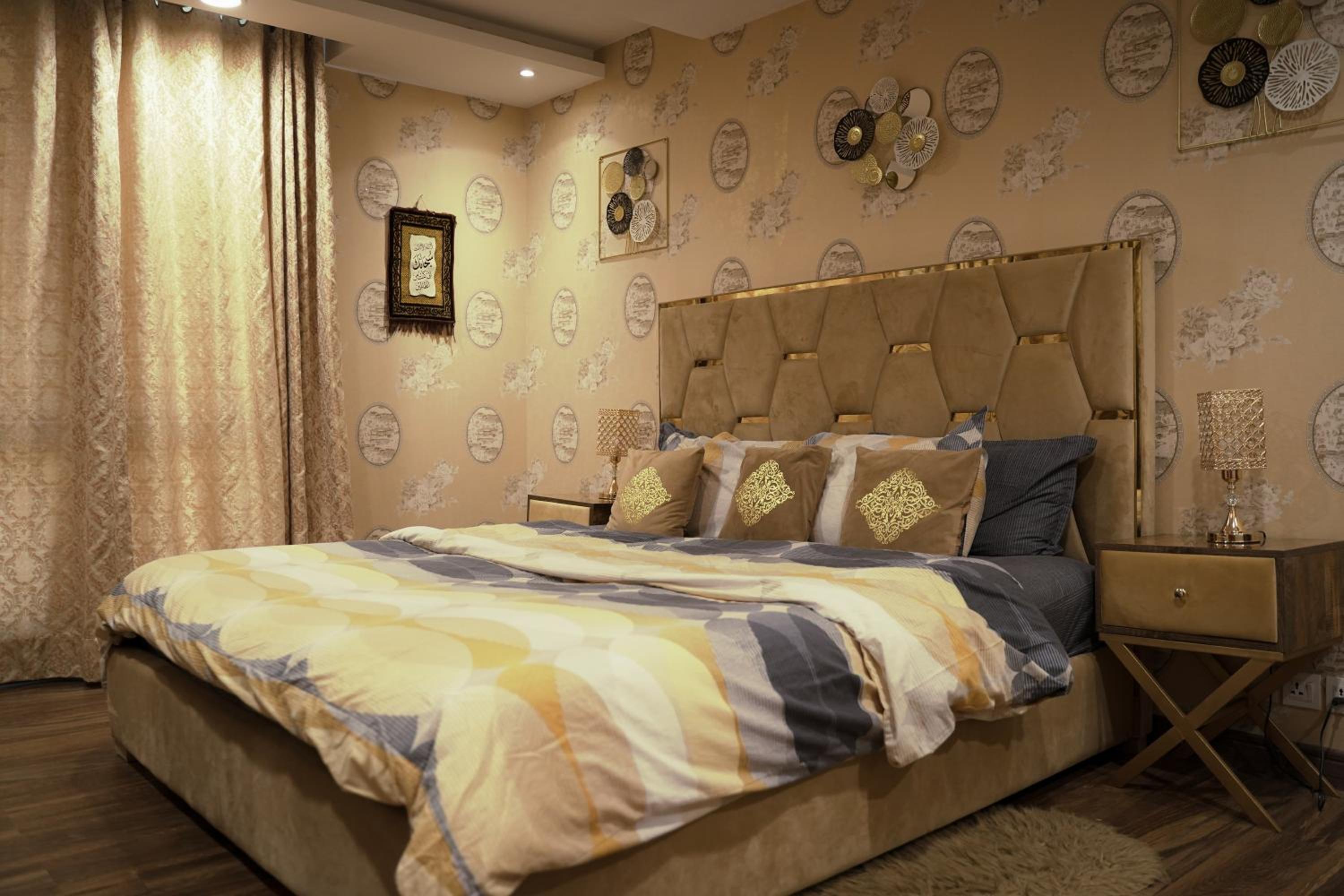 Luxury 1 Bedroom Apartment Gold Crest Mall And Residency DHA view 4