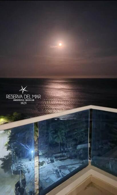 Hermoso y lujoso piso 14 con Salida Directa a la playa y clubhouse increible