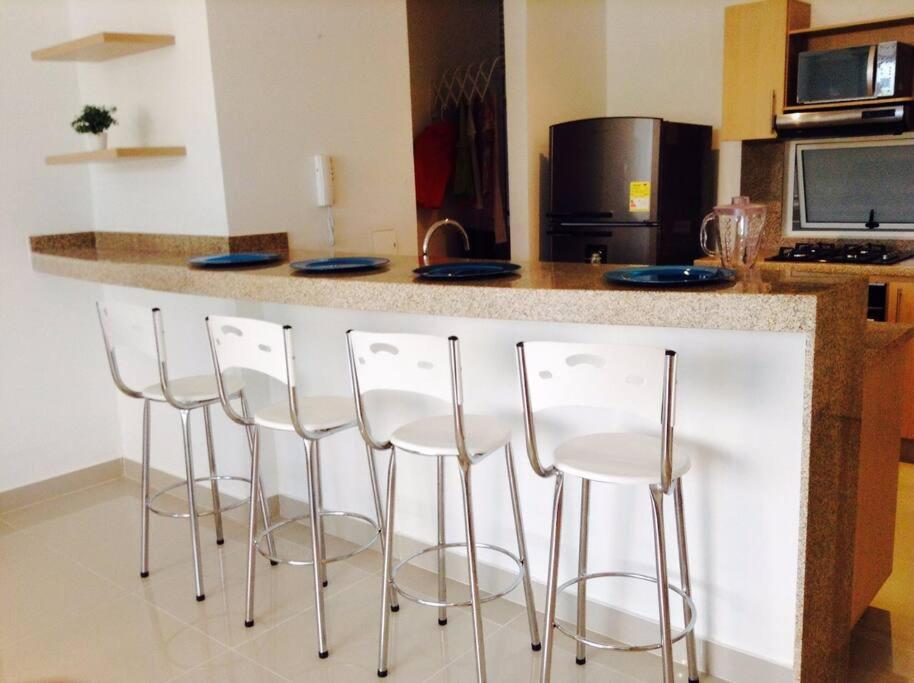 Hermoso y lujoso piso 14 con Salida Directa a la playa y clubhouse increible