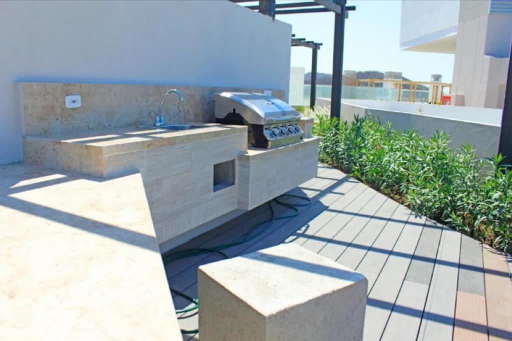 Hermoso y lujoso piso 14 con Salida Directa a la playa y clubhouse increible