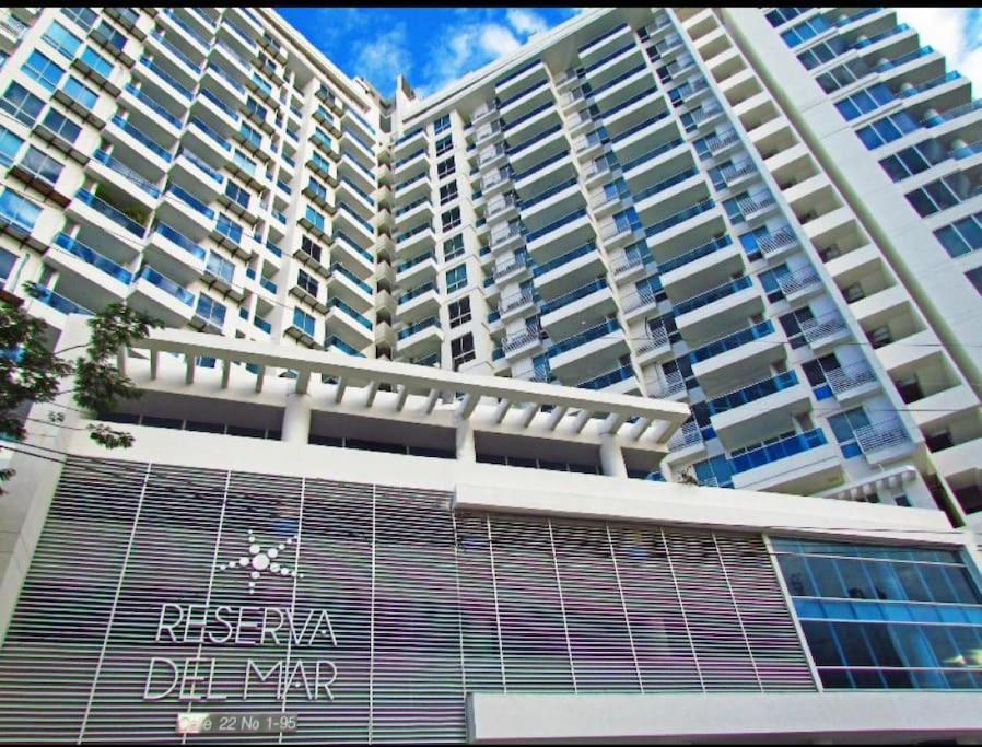 Hermoso y lujoso piso 14 con Salida Directa a la playa y clubhouse increible