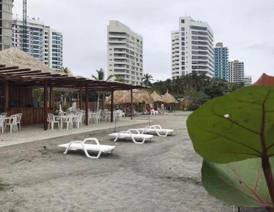 Hermoso y lujoso piso 14 con Salida Directa a la playa y clubhouse increible