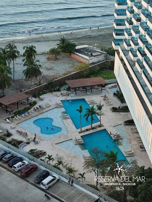 Hermoso y lujoso piso 14 con Salida Directa a la playa y clubhouse increible