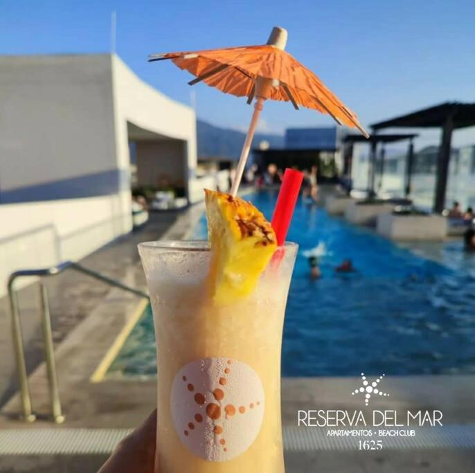Hermoso y lujoso piso 14 con Salida Directa a la playa y clubhouse increible