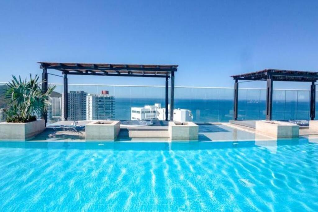Hermoso y lujoso piso 14 con Salida Directa a la playa y clubhouse increible