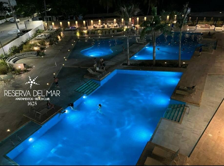 Hermoso y lujoso piso 14 con Salida Directa a la playa y clubhouse increible