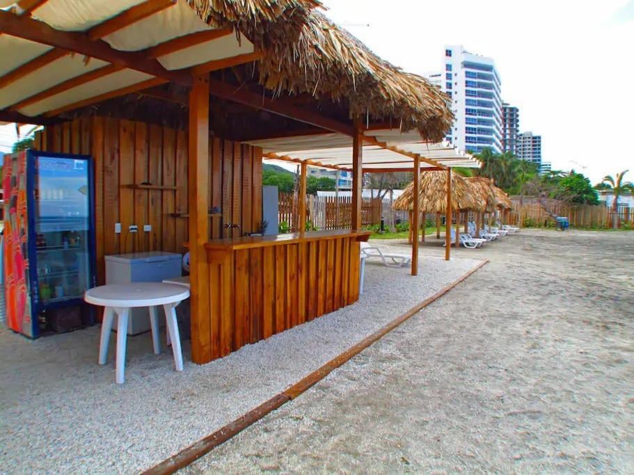 Hermoso y lujoso piso 14 con Salida Directa a la playa y clubhouse increible
