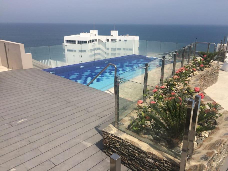 Hermoso y lujoso piso 14 con Salida Directa a la playa y clubhouse increible