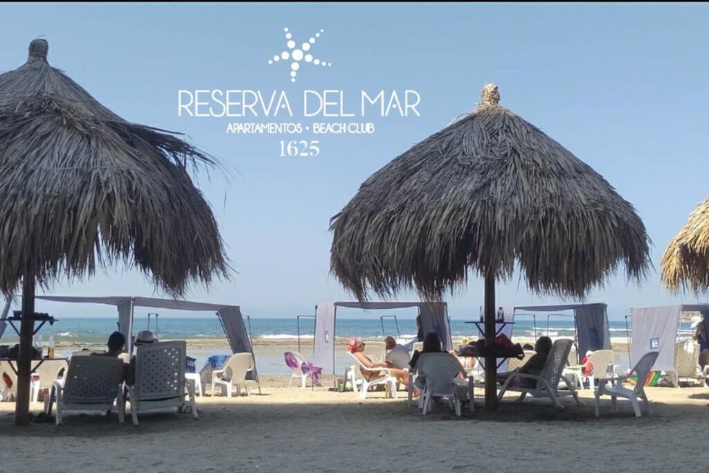 Hermoso y lujoso piso 14 con Salida Directa a la playa y clubhouse increible