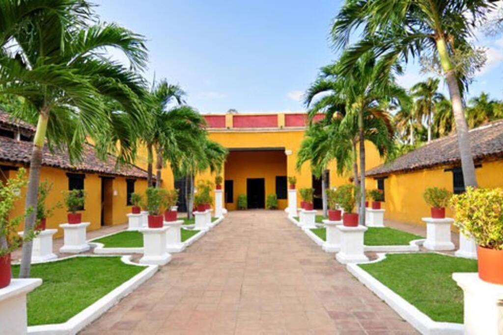 Hermoso y lujoso piso 14 con Salida Directa a la playa y clubhouse increible