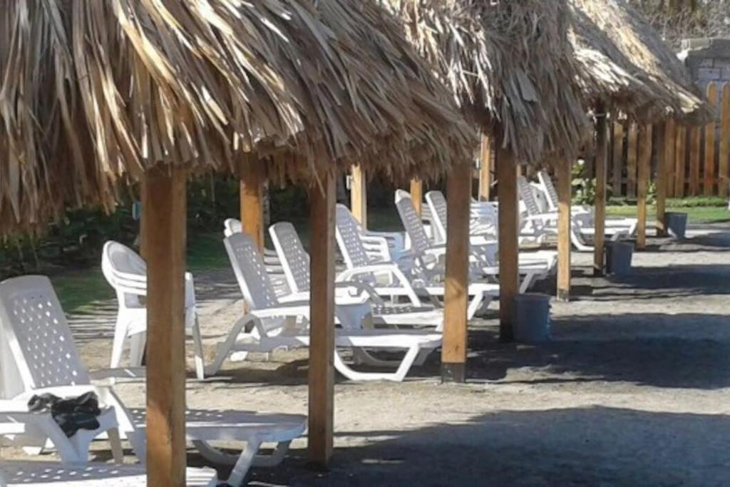 Hermoso y lujoso piso 14 con Salida Directa a la playa y clubhouse increible