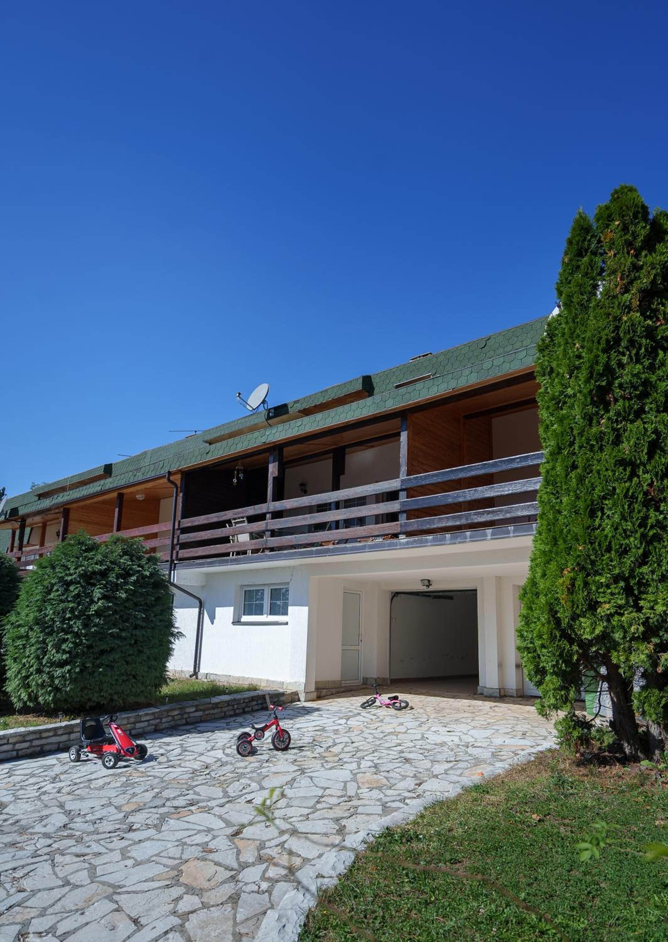 The Greens Family House