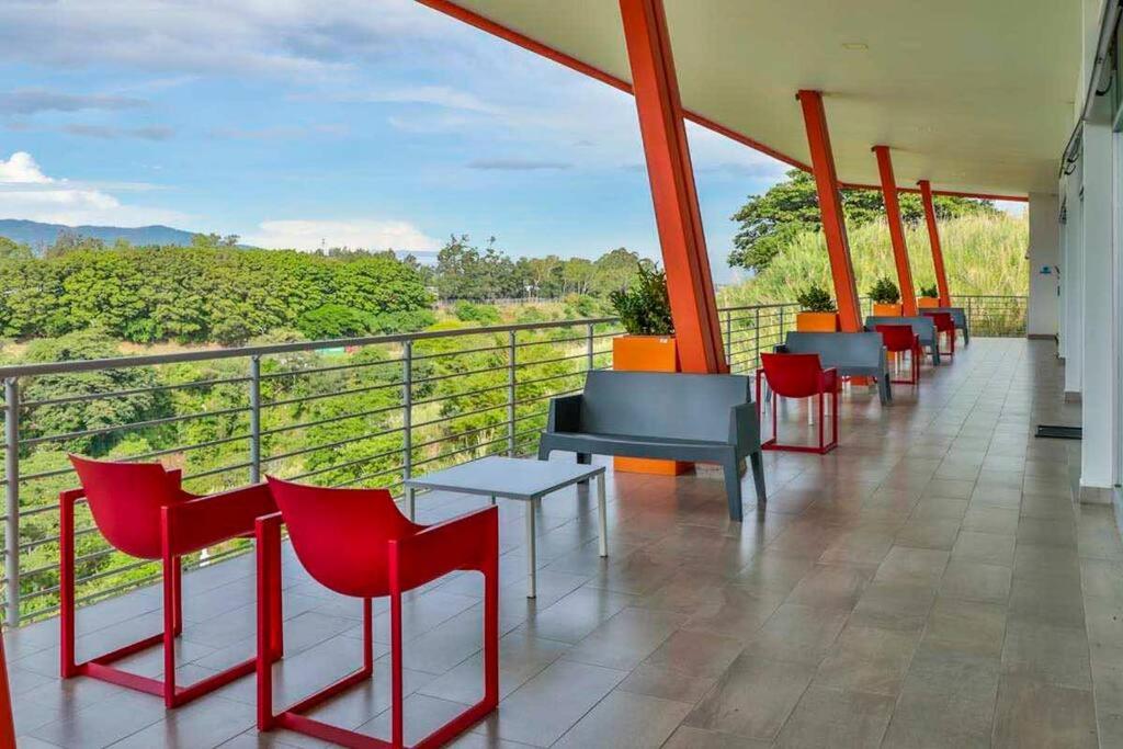 Charming Retreat Heredia: Your Home Away from Home