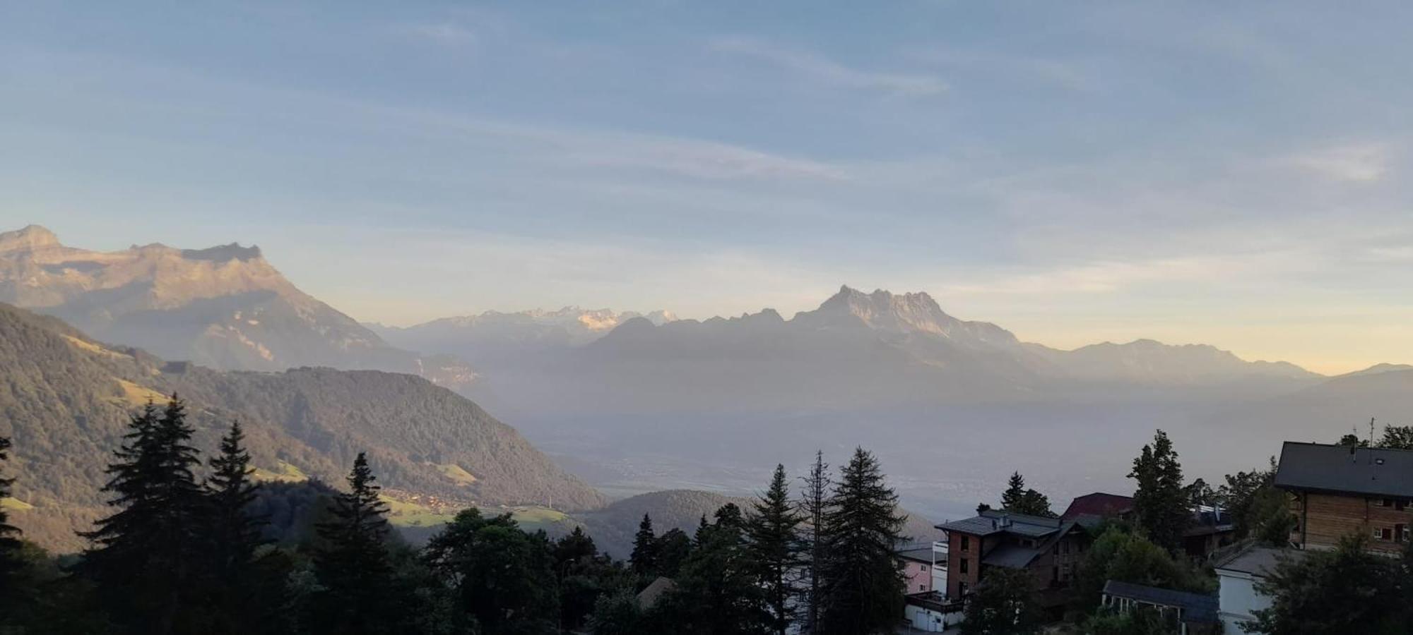 Appartement CHENILLE charmant 2 pièces plein pied avec jardin et vue magnifique