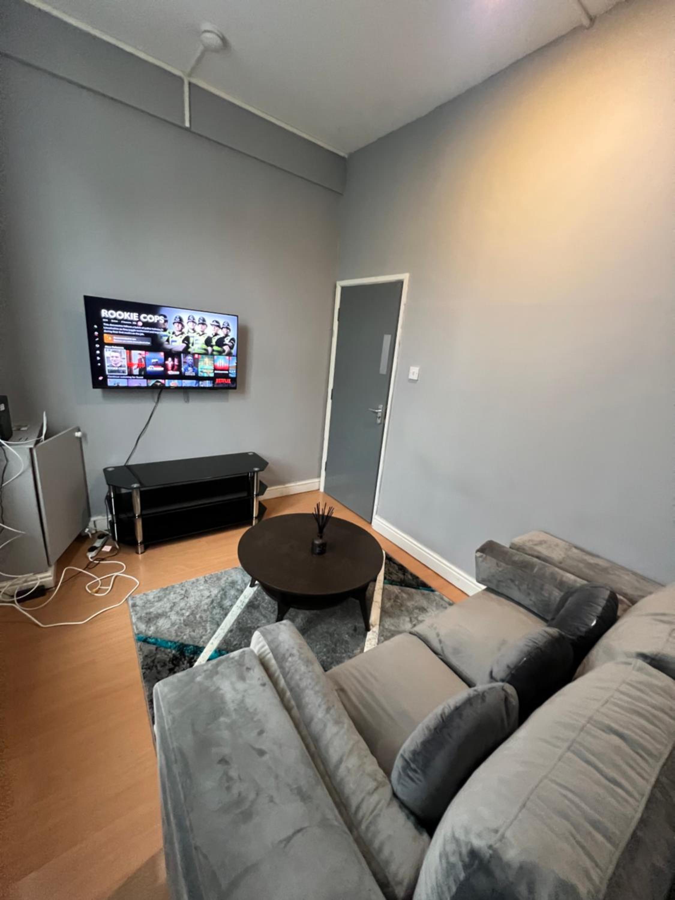 CENTRAL BIRMINGHAM 3 Bedroom 3 Bed Apartment
