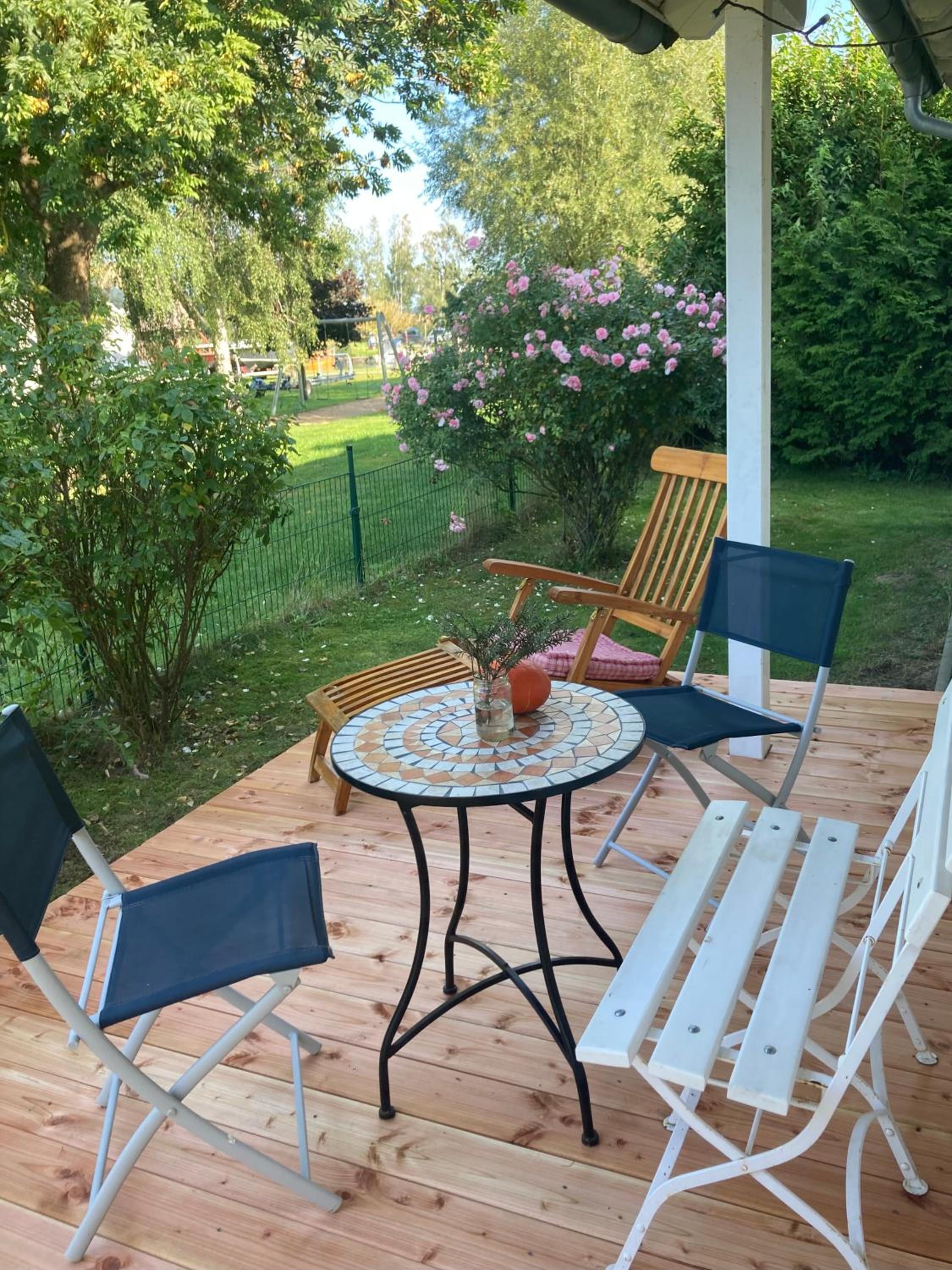 Ferienhaus am Wasser im Grünen