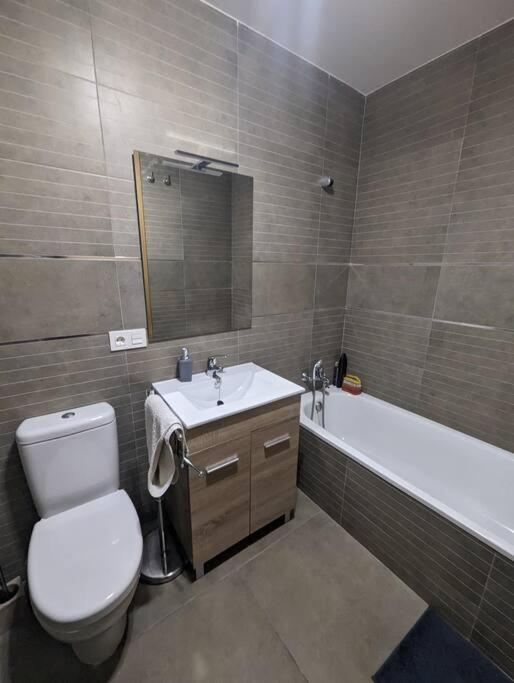 Piso completo y moderno, Burgos view 3