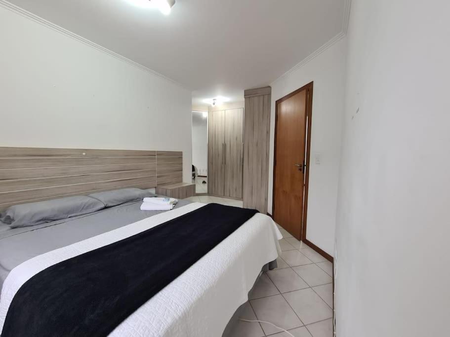 Apto inteiro Blumenau Centro.