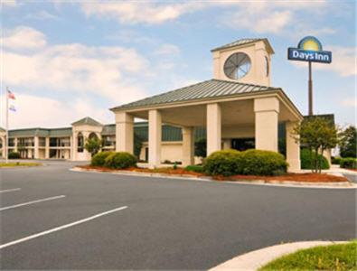 Days Inn by Wyndham Metter - Property Image 19