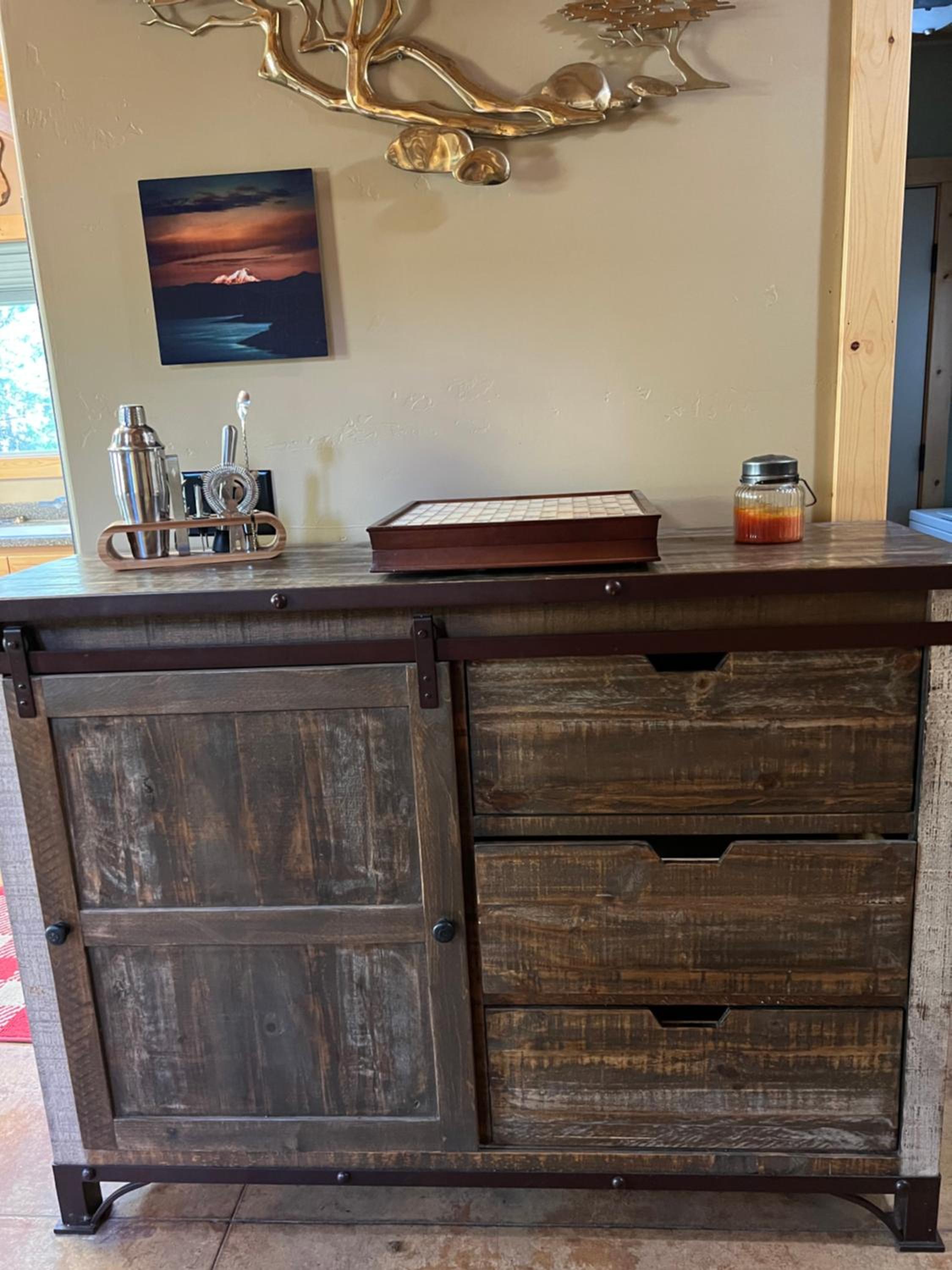 Shasta Lake Luxury Log Cabin: Hot tub & Pool