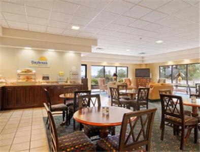 Statesboro Vacations - Days Inn by Wyndham Metter - Property Image 5
