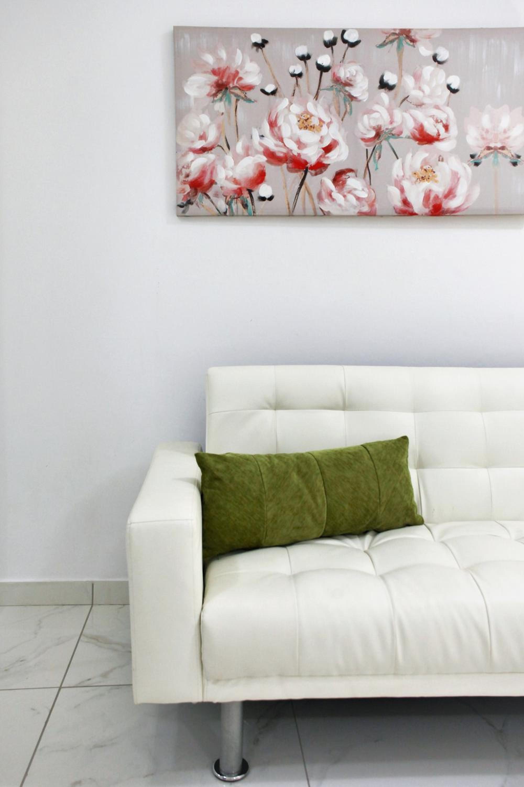 White apartment/Kolwnaki/100Mbps/Wifi