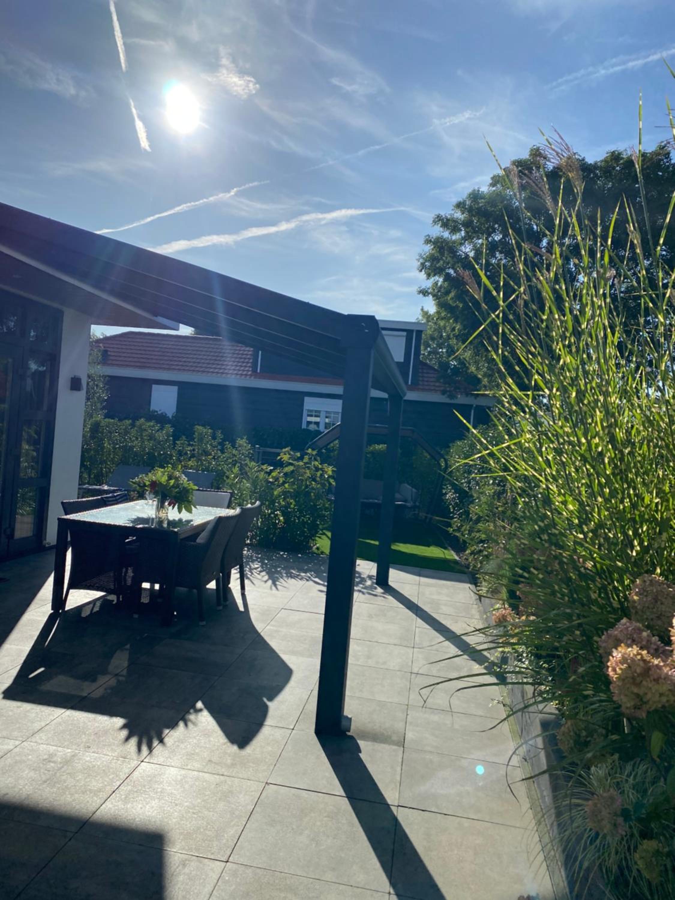 LUXUS Cube Ferienhaus Chalet am See mit Schwimmbad in Lathum NL view 5