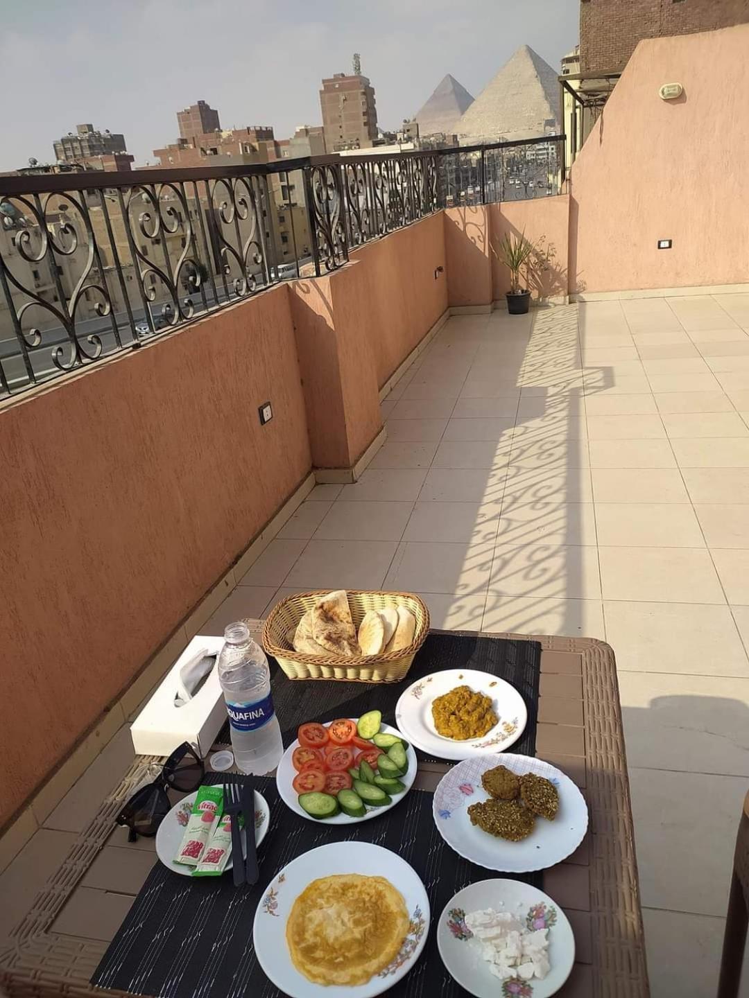 Pyramids Road Guest House