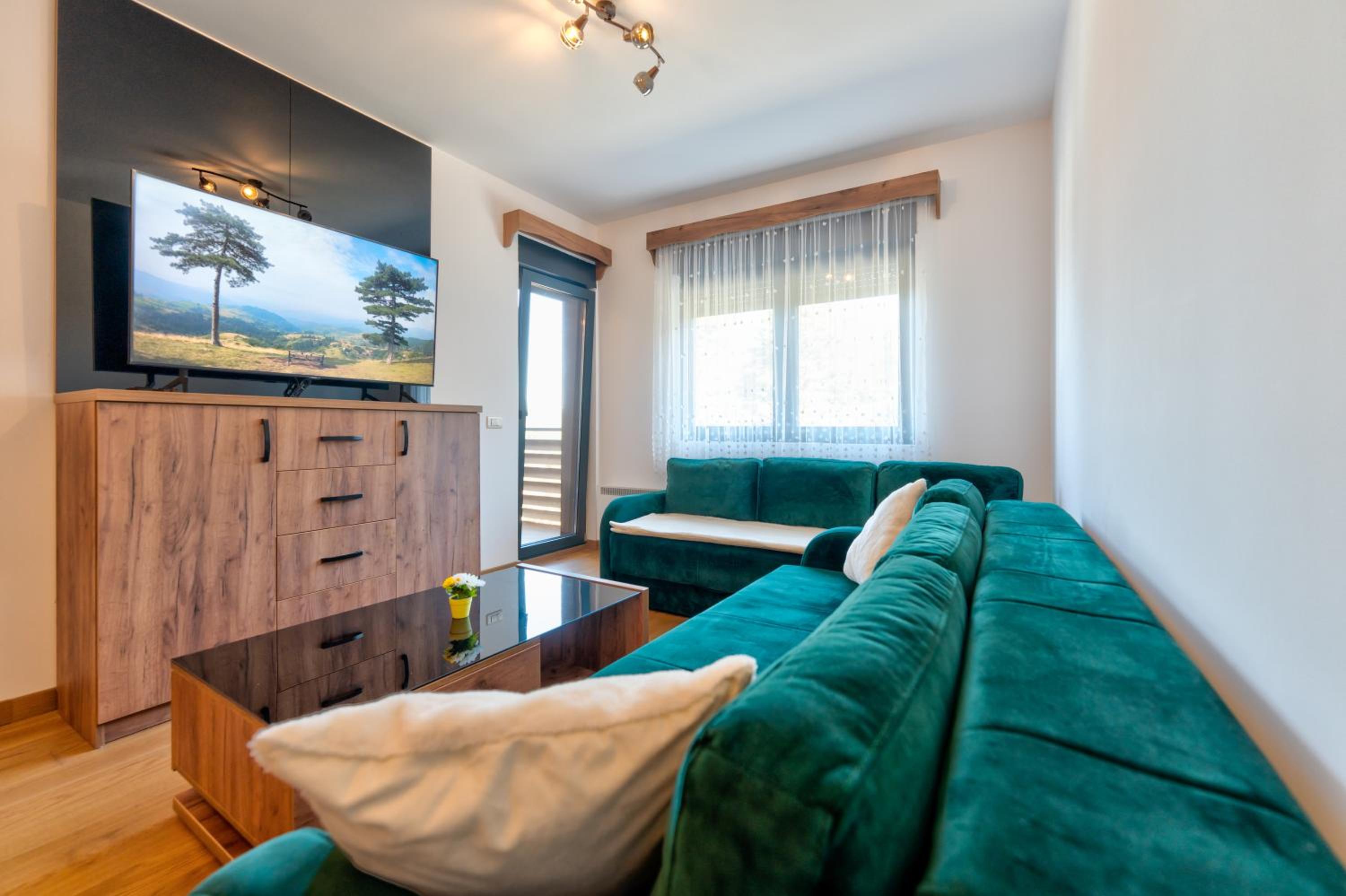 Mount Inn Green view 2