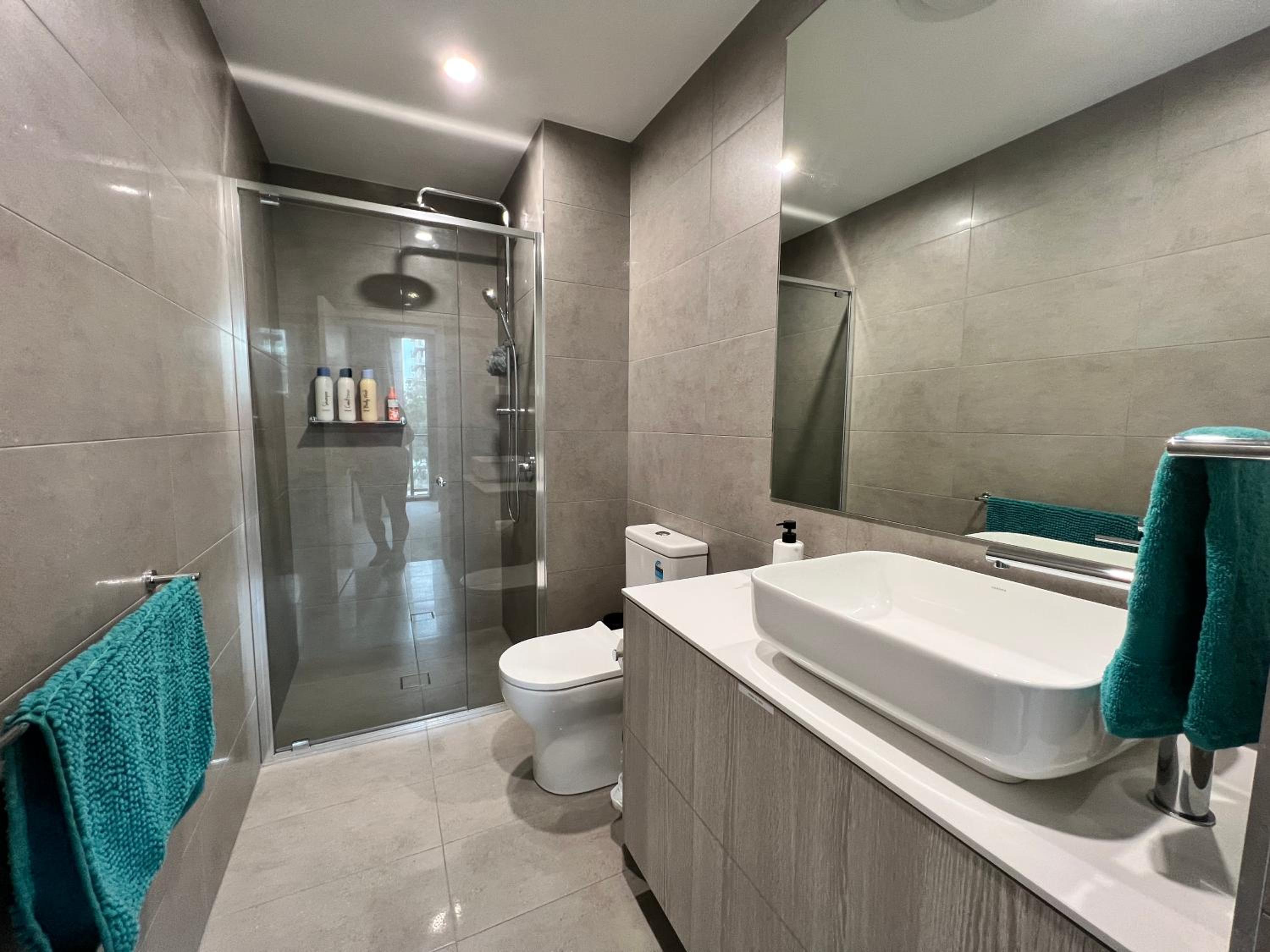 Embark Luxe 2BR 2Bath Apartment in Lynham 1 Secure Carpark Wifi Canberra
