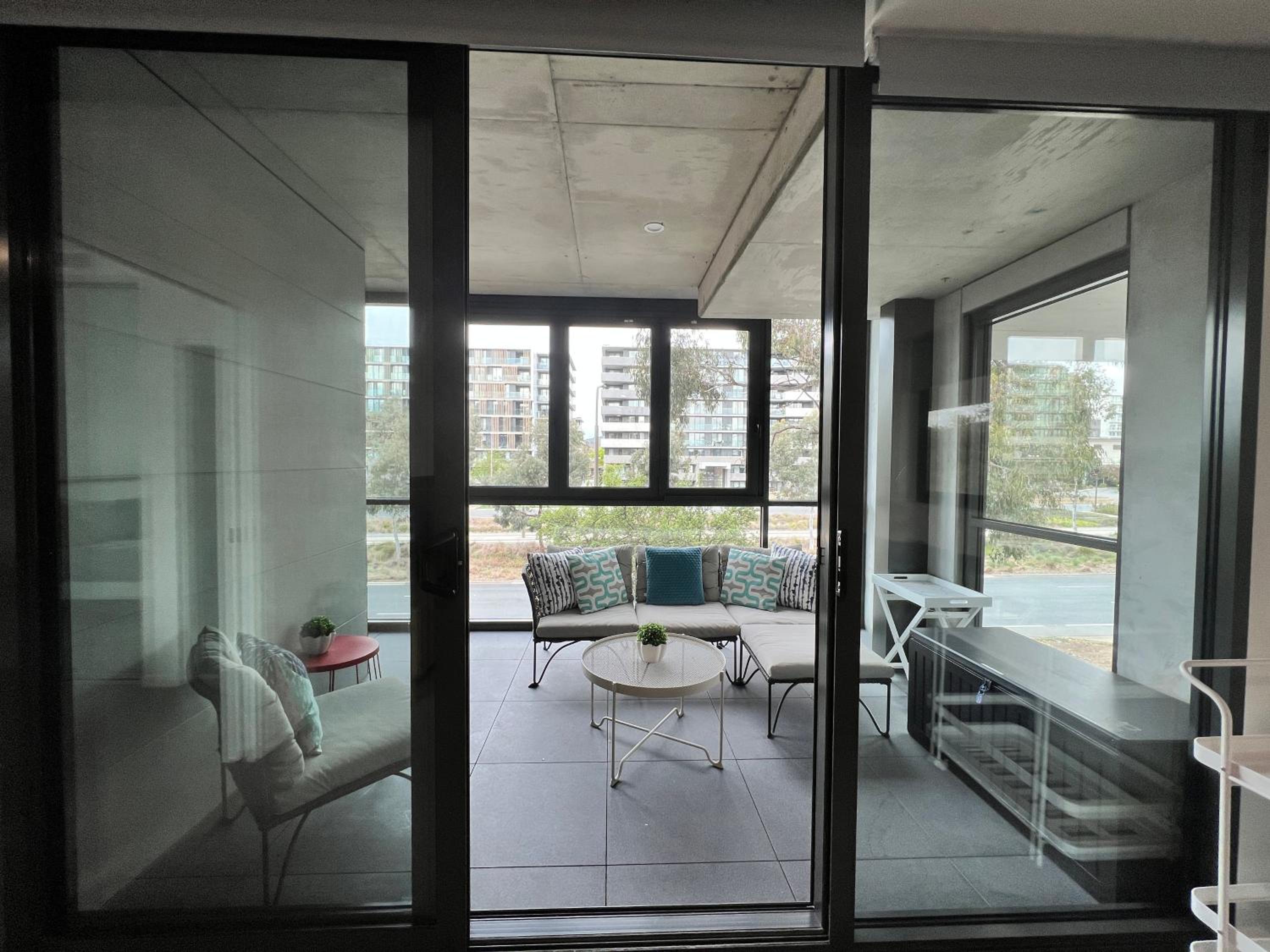 Embark Luxe 2BR 2Bath Apartment in Lynham 1 Secure Carpark Wifi Canberra