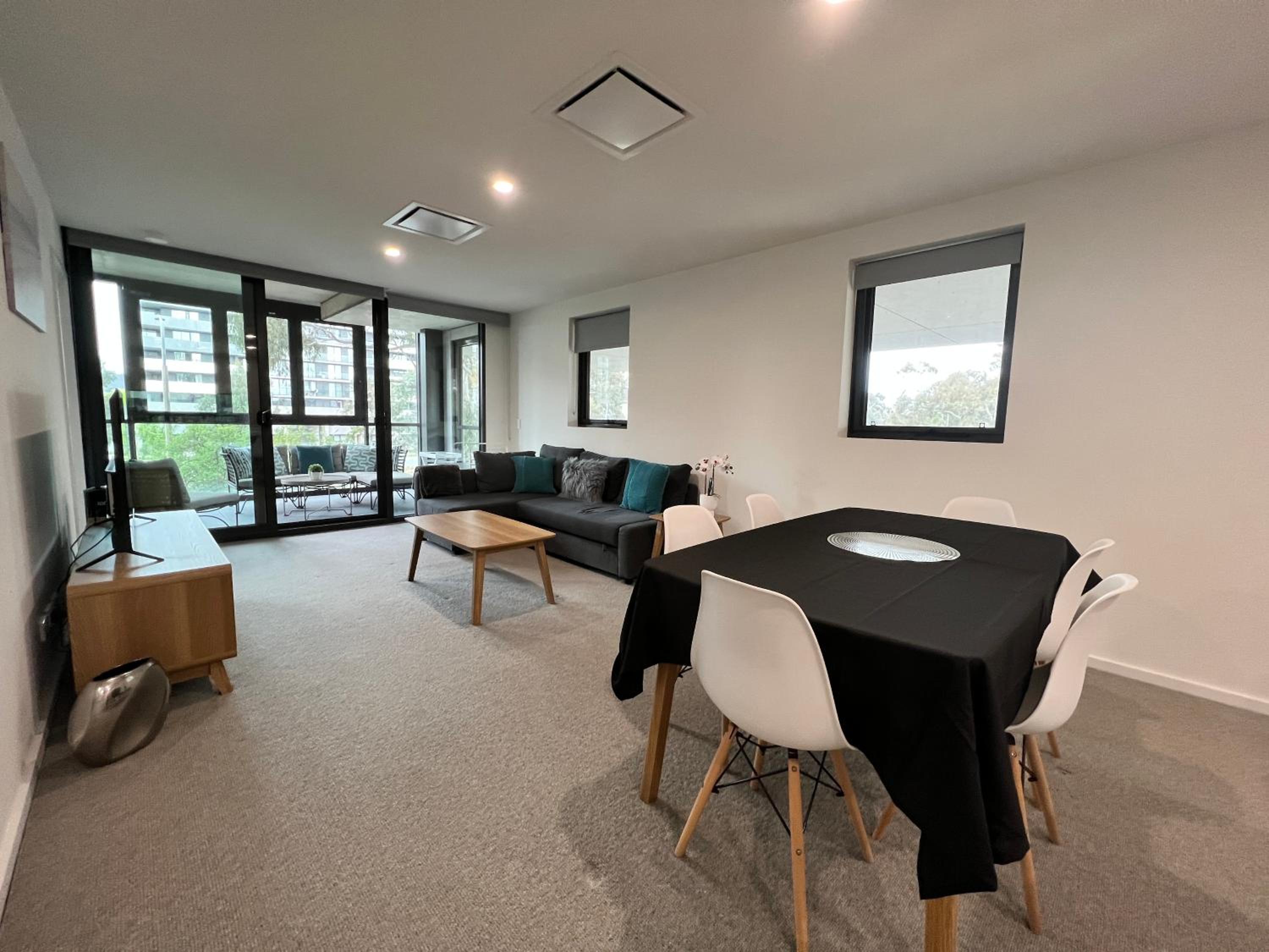 Embark Luxe 2BR 2Bath Apartment in Lynham 1 Secure Carpark Wifi Canberra