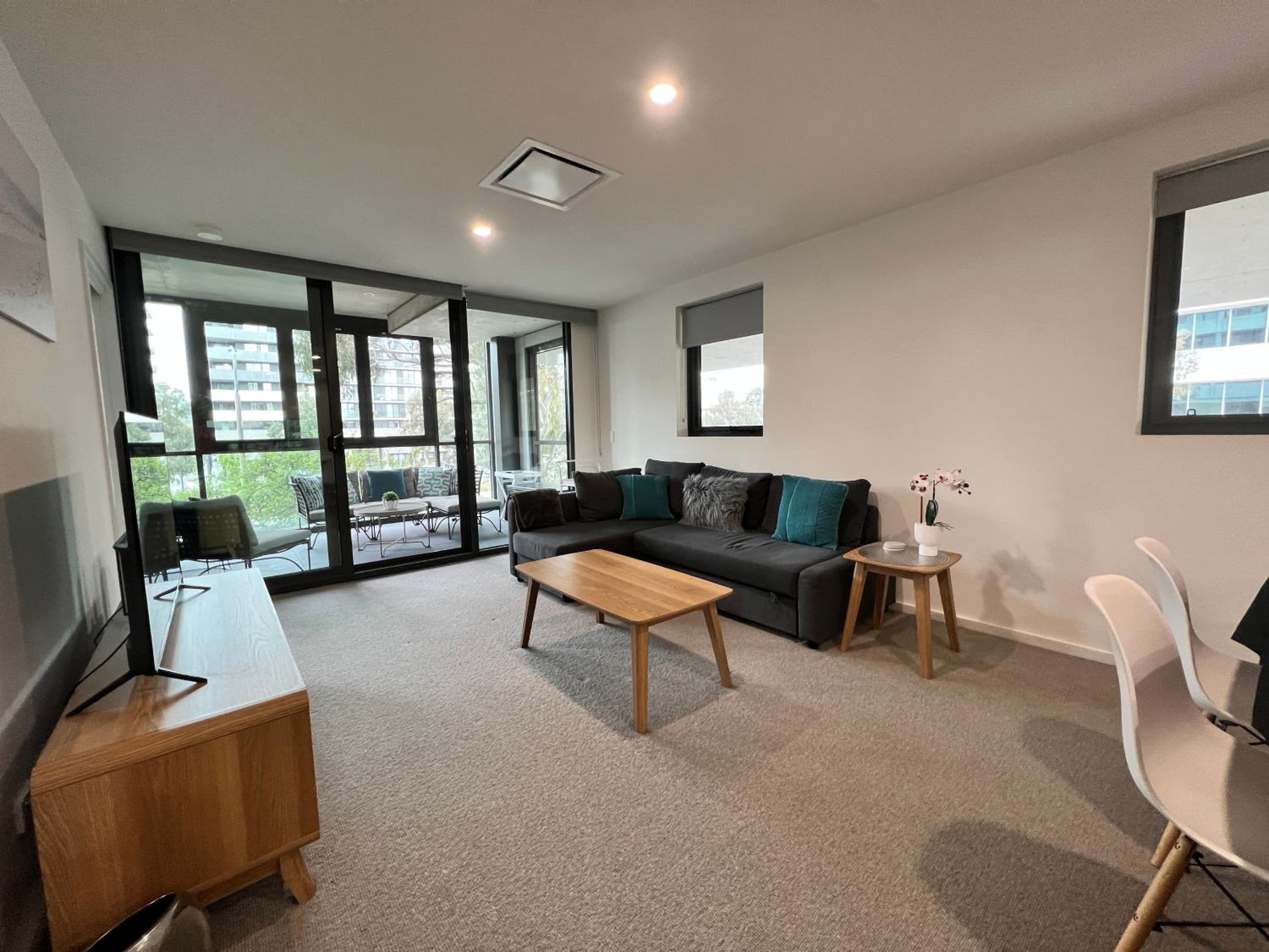 Embark Luxe 2BR 2Bath Apartment in Lynham 1 Secure Carpark Wifi Canberra