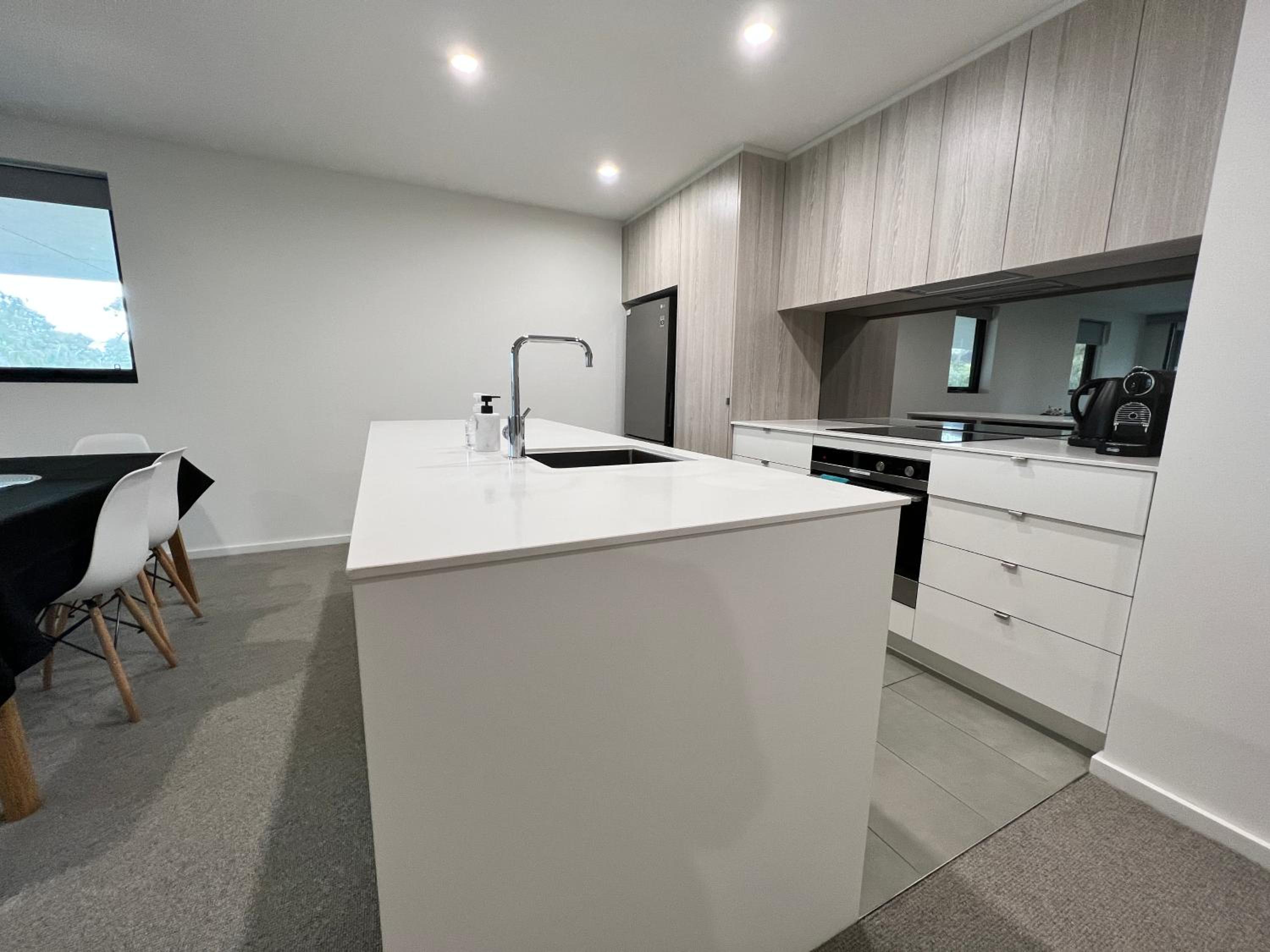 Embark Luxe 2BR 2Bath Apartment in Lynham 1 Secure Carpark Wifi Canberra