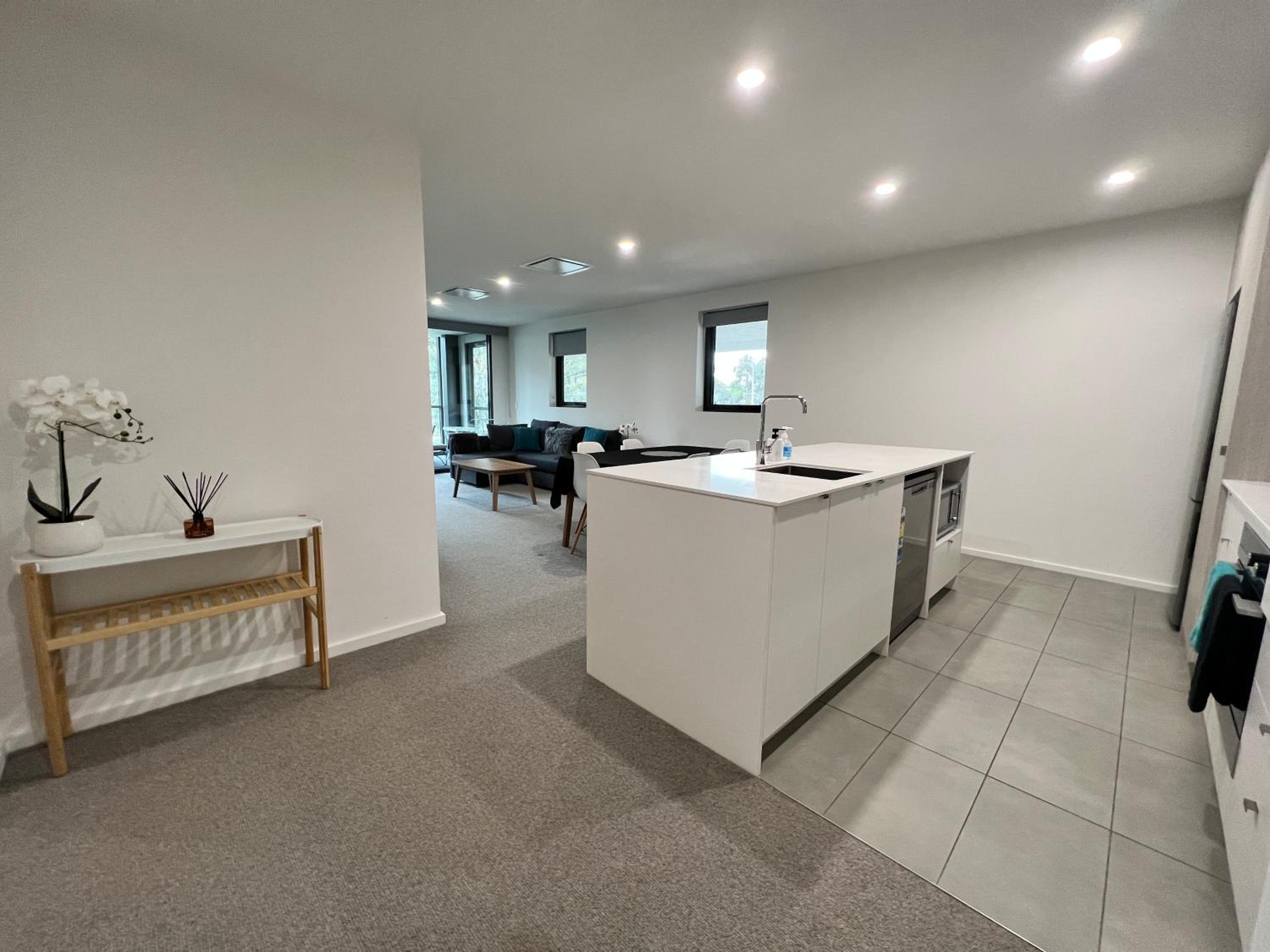 Embark Luxe 2BR 2Bath Apartment in Lynham 1 Secure Carpark Wifi Canberra