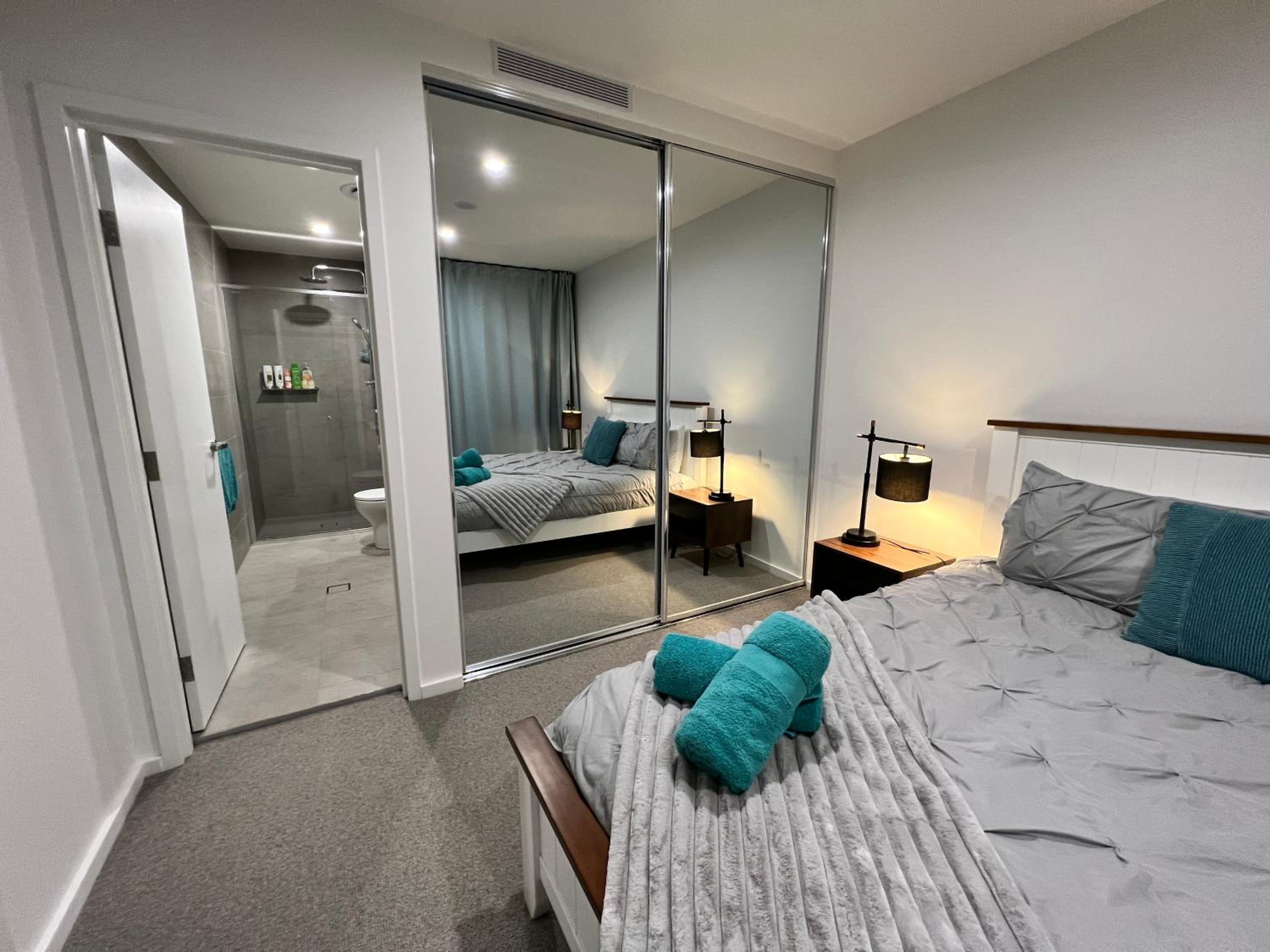 Embark Luxe 2BR 2Bath Apartment in Lynham 1 Secure Carpark Wifi Canberra