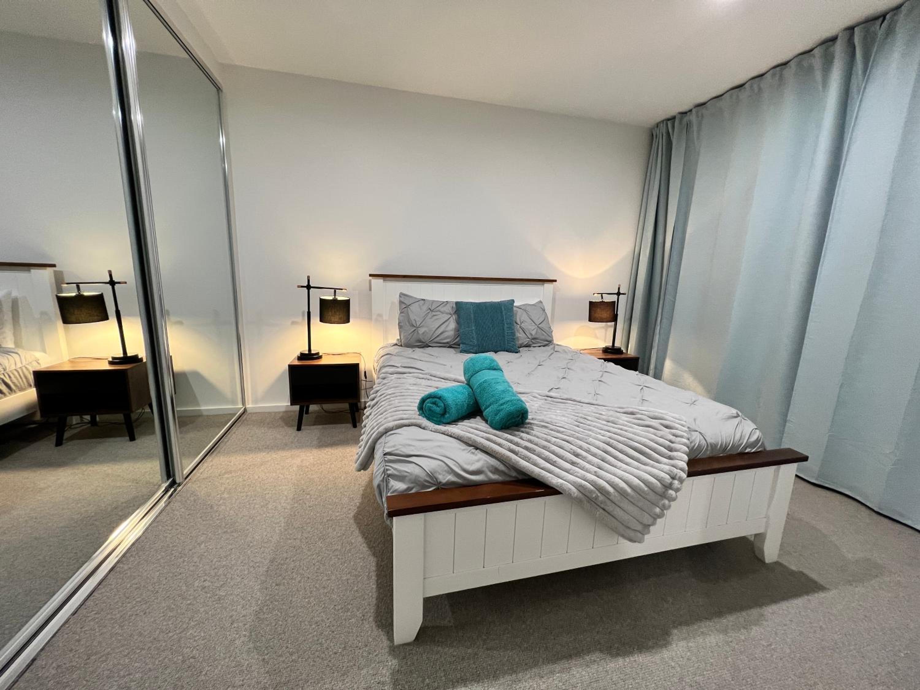 Embark Luxe 2BR 2Bath Apartment in Lynham 1 Secure Carpark Wifi Canberra