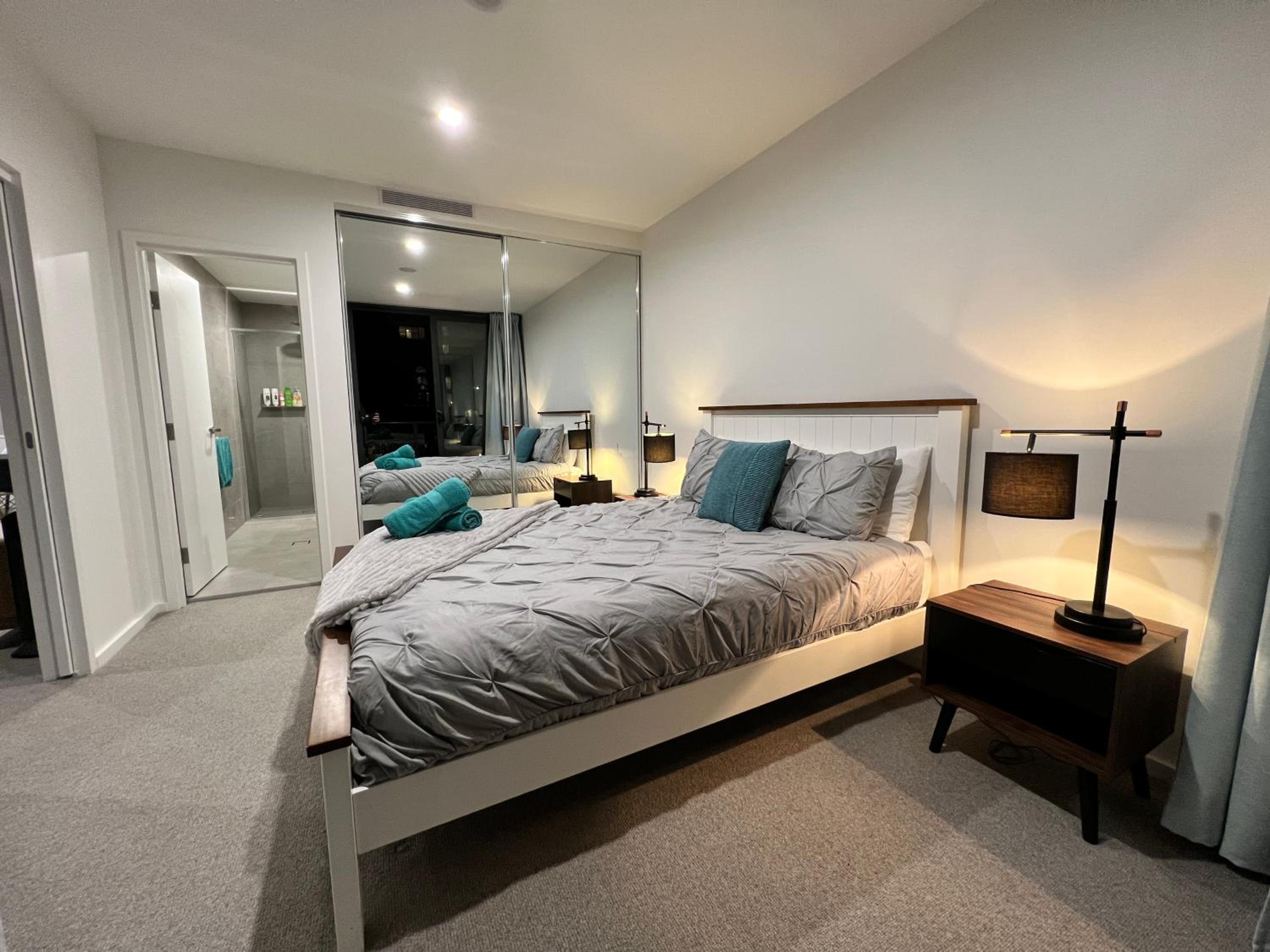Embark Luxe 2BR 2Bath Apartment in Lynham 1 Secure Carpark Wifi Canberra
